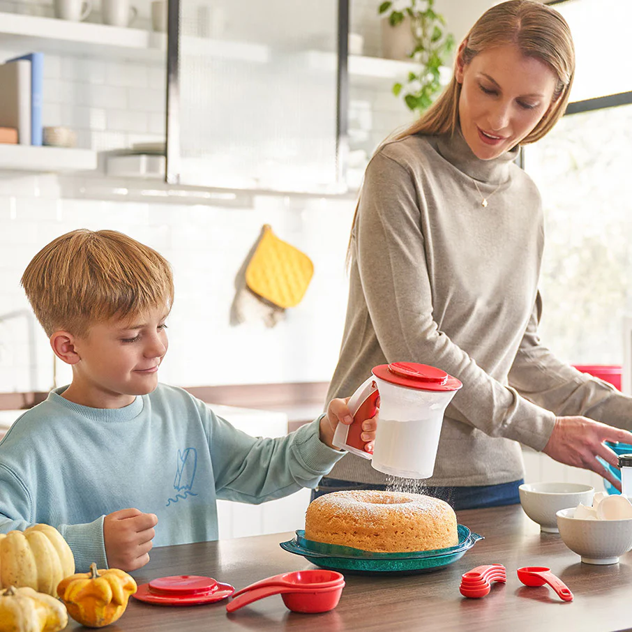 Tupperware® Sift ’N Store | Sifter and Storage Container, 8.8 oz / 250 g - Image 3